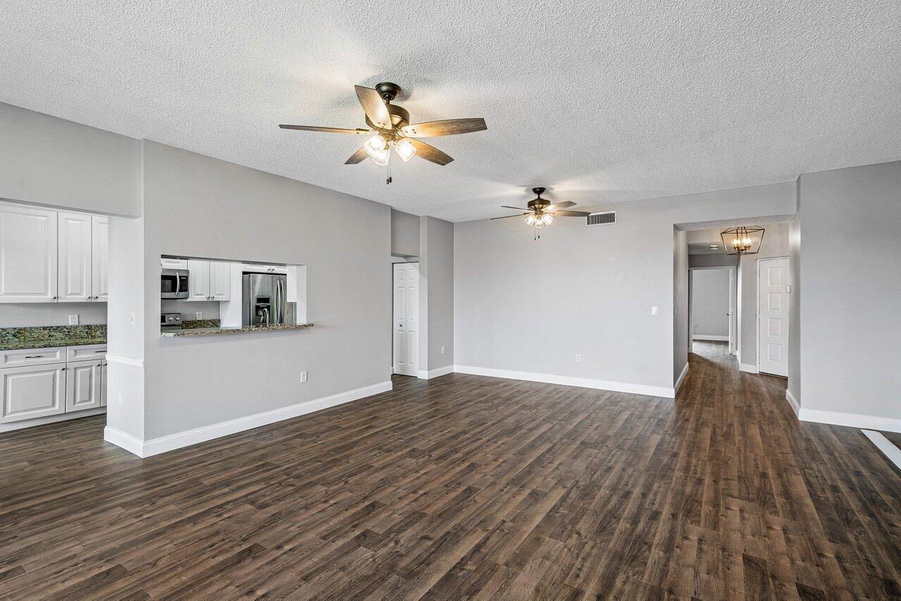 104 Half Moon Circle, Unit B3 Hypoluxo, FL 33462 - Photo 8 of 58 008-104HalfMoonCircle-Hypoluxo-FL-33462-