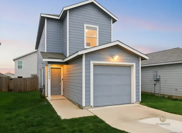 $1,395 | 20450 Onyx Ring, San Antonio, TX 78264