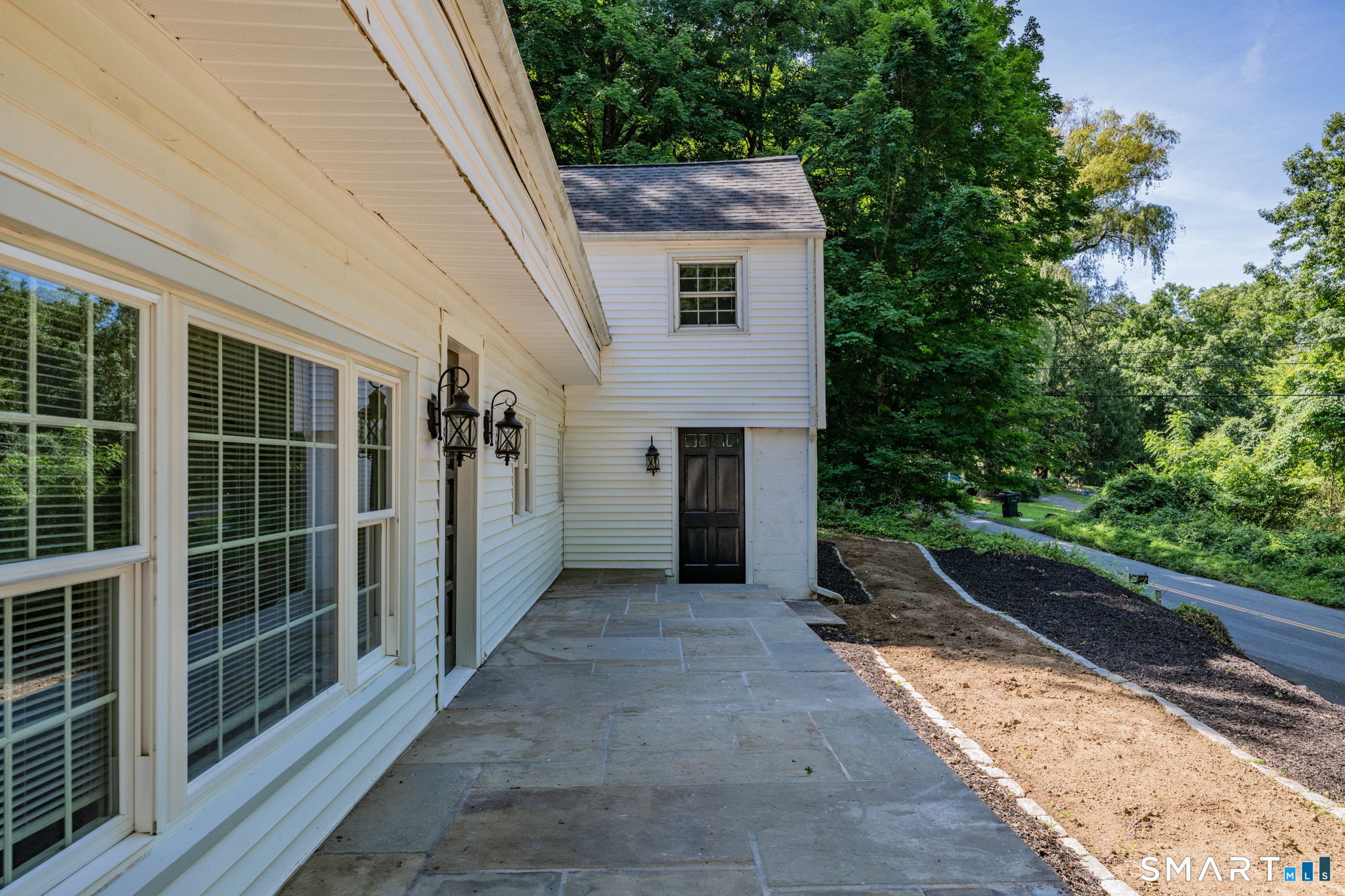 49 Old Middle Road Brookfield, CT 06804 - Photo 2 of 25 Gallery Image 2
