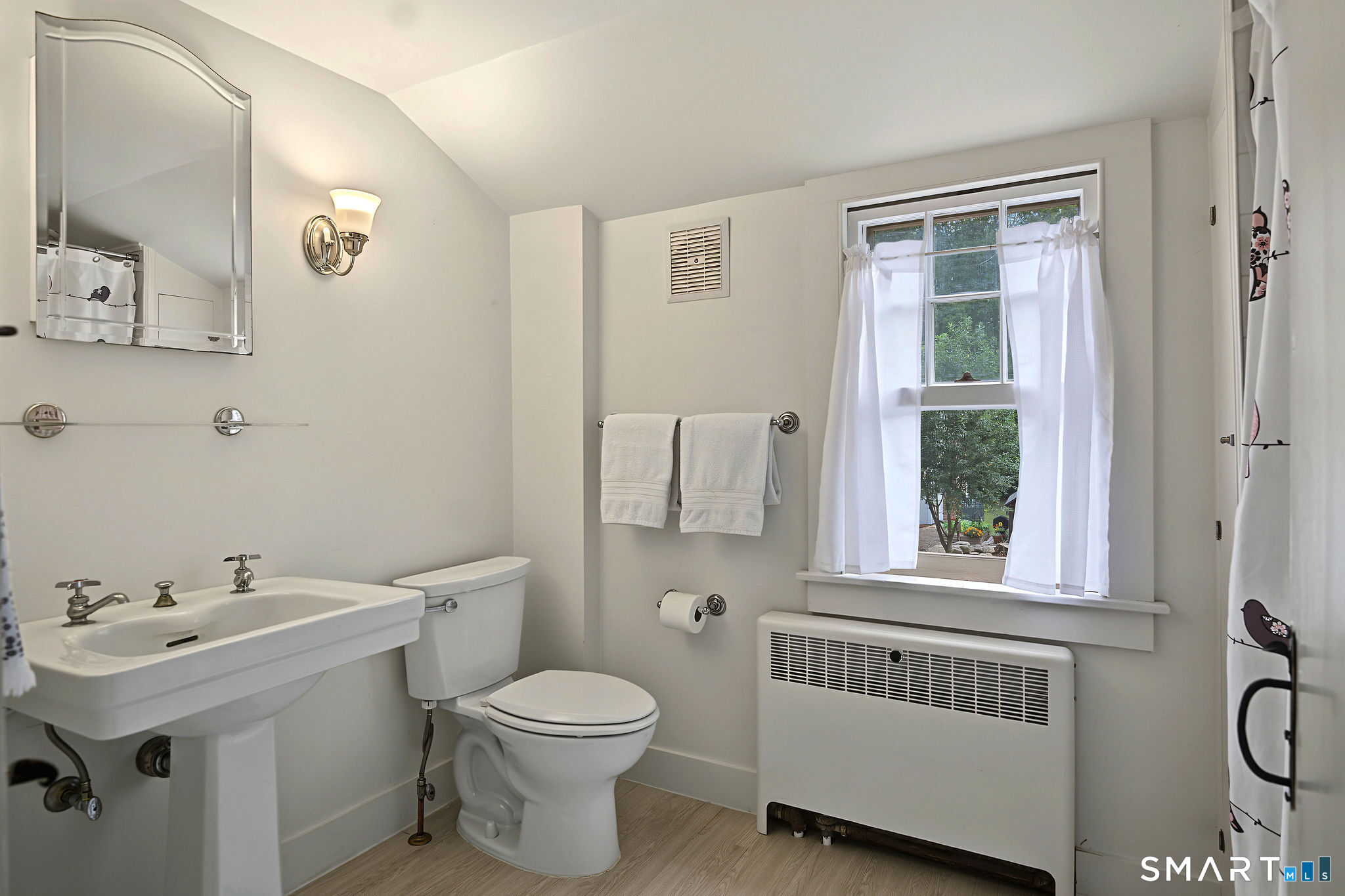 150 Race Hill Road Madison, CT 06443 - Photo 26 of 40 2nd Floor Full Bath.