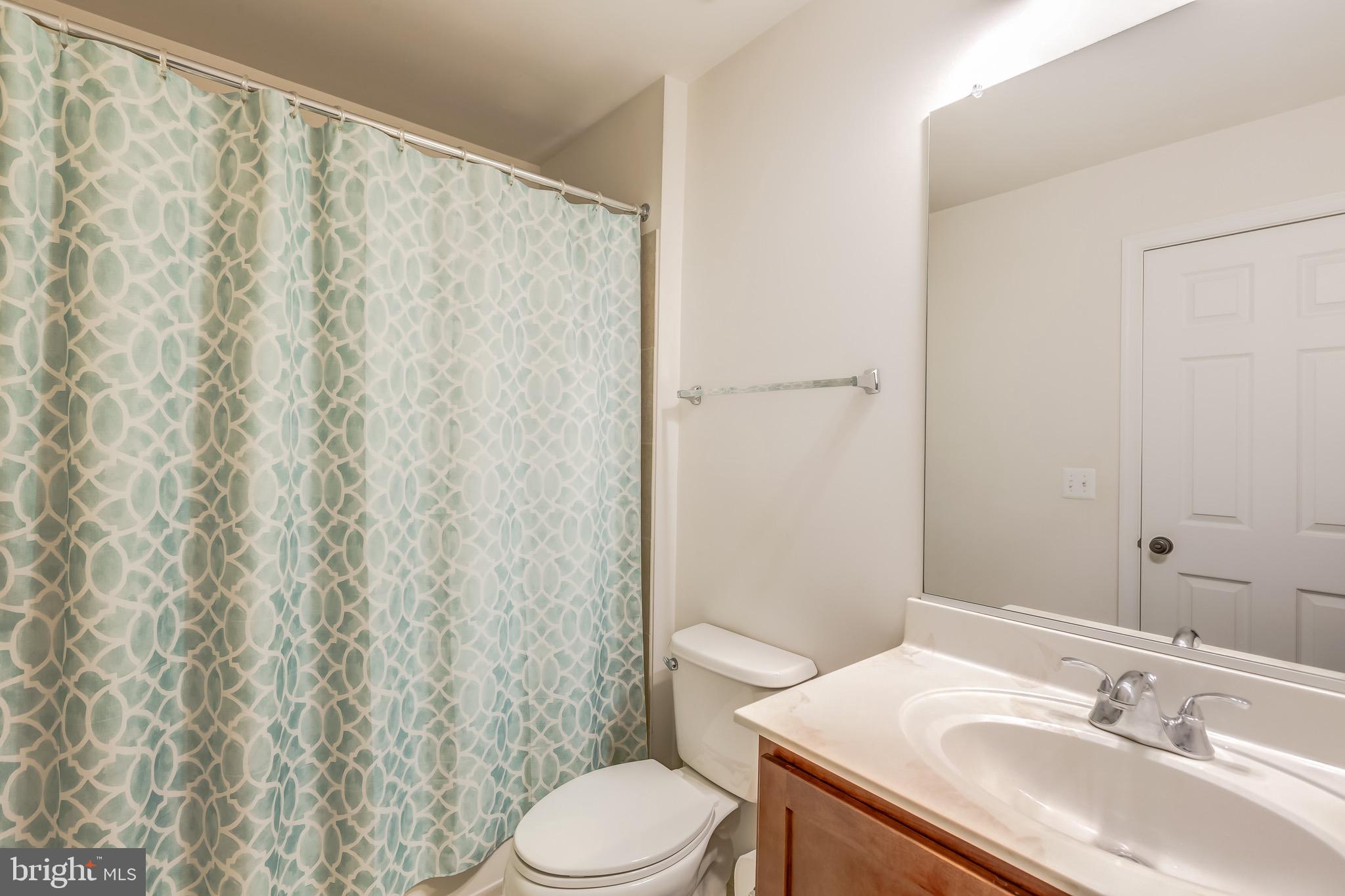 25440 South Riding Boulevard Chantilly, VA 20152 - Photo 31 of 37 Gallery Image 31