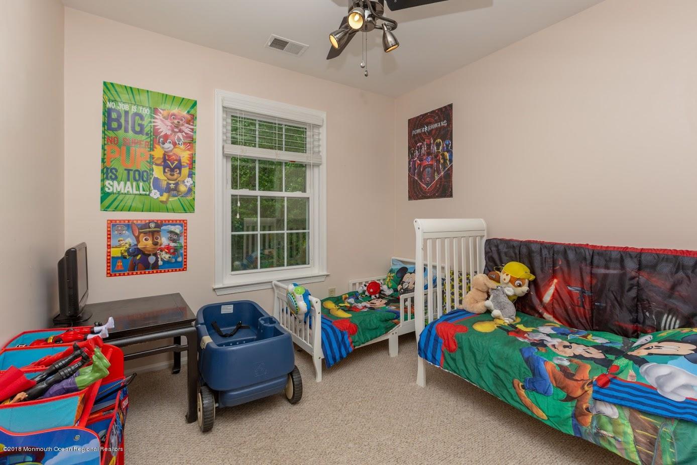 8 White Oak Court Howell, NJ 07731 - Photo 14 of 20 8WhiteOak-32