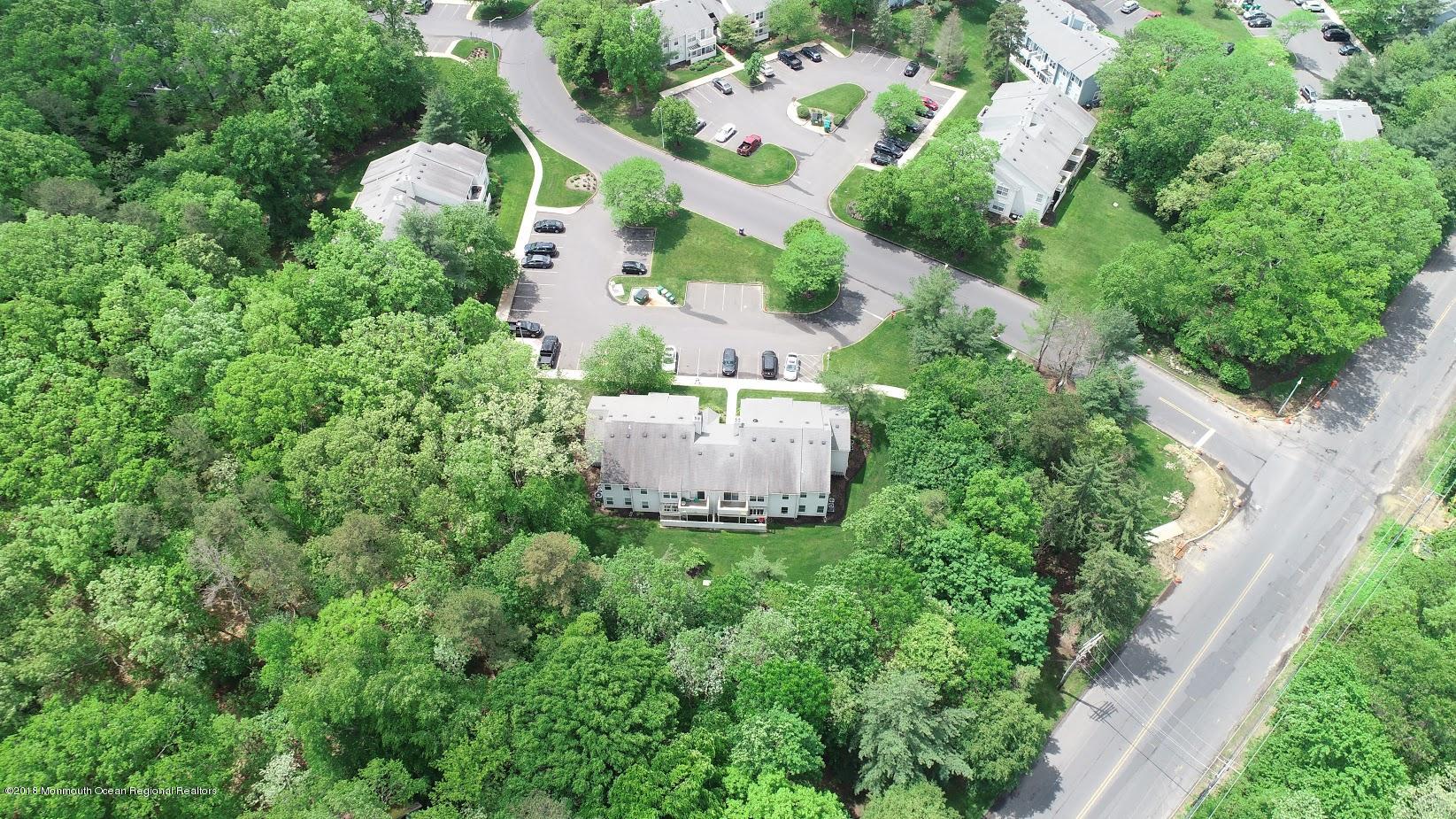 8 White Oak Court Howell, NJ 07731 - Photo 18 of 20 DJI_0544