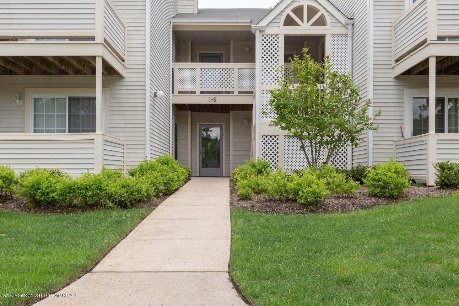 8 White Oak Court Howell, NJ 07731 - Photo 2 of 20 8WhiteOak-102