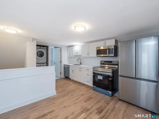 $3,300 | 523 Danbury Road, Unit D, Wilton, CT 06897