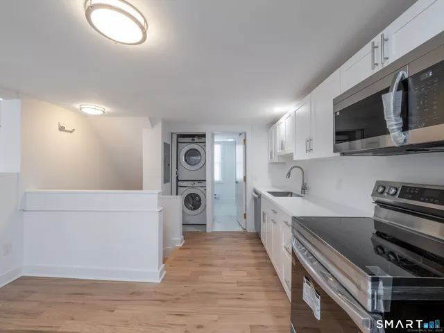 $3,300 | 523 Danbury Road, Unit D, Wilton, CT 06897