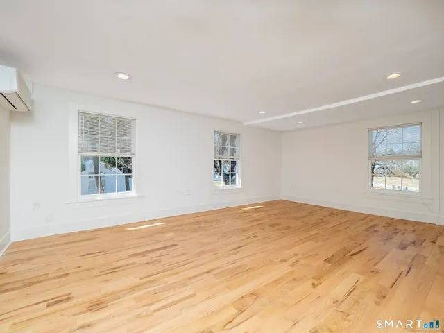 $3,300 | 523 Danbury Road, Unit D, Wilton, CT 06897