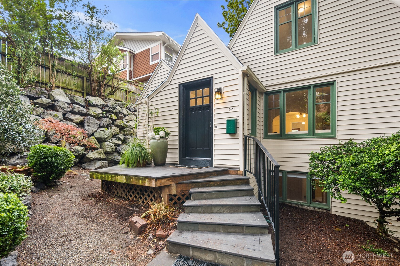 421 North 40th Street Seattle, WA 98103 - Photo 3 of 40