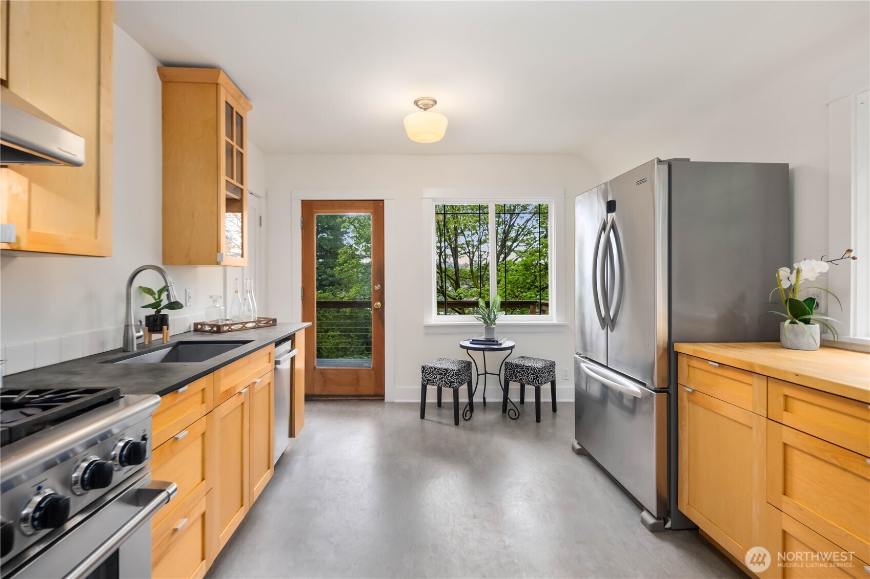 421 North 40th Street Seattle, WA 98103 - Photo 10 of 40