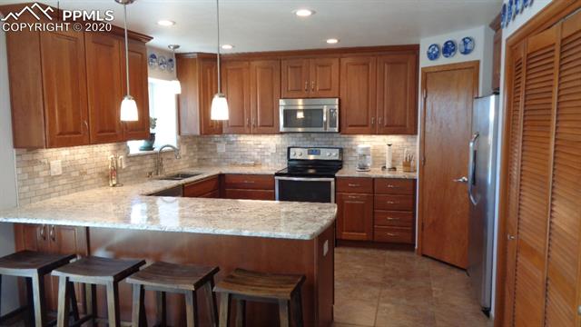 8025 Mohawk Road Colorado Springs, CO 80908 - Photo 7 of 31 Gallery Image 7