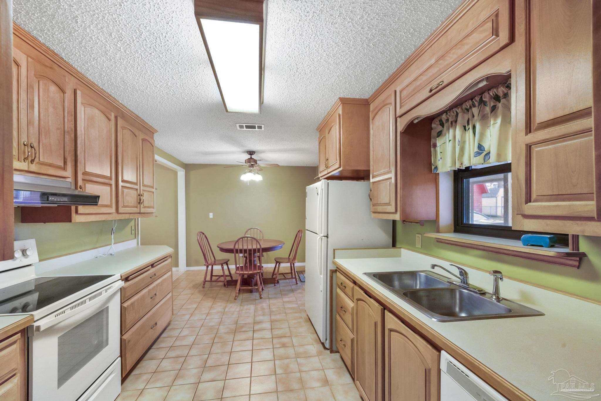 415 West Kingsfield Road Cantonment, FL 32533 - Photo 10 of 58 Gallery Image 10