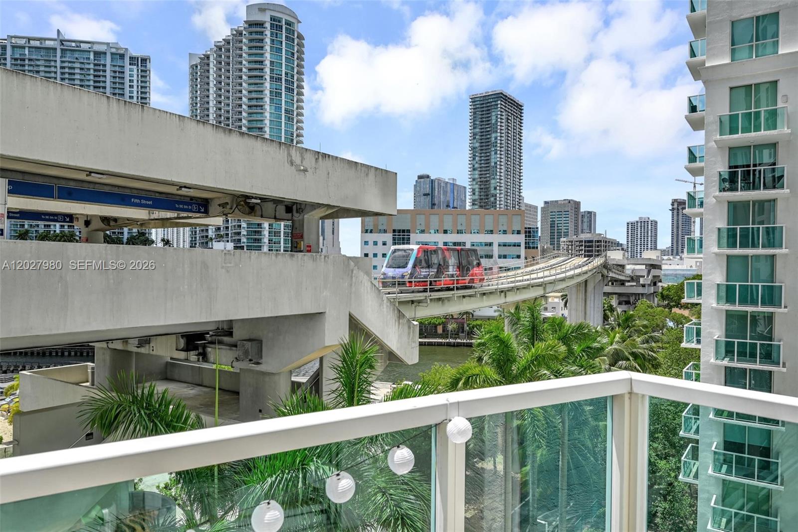 41 Southeast 5th Street, Unit 517 Miami, FL 33131 - Photo 5 of 49