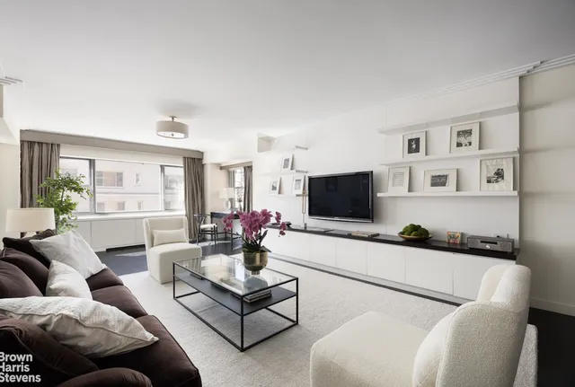 $995,000 | 27 East 65th Street, Unit 11D | Lenox Hill