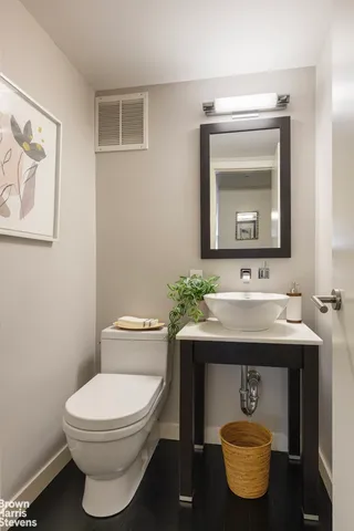 $995,000 | 27 East 65th Street, Unit 11D | Lenox Hill