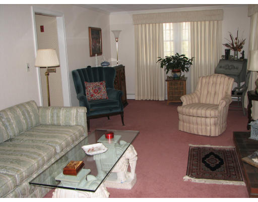 33 Keans Road Burlington, MA 01803 - Photo 3 of 16 Gallery Image 3