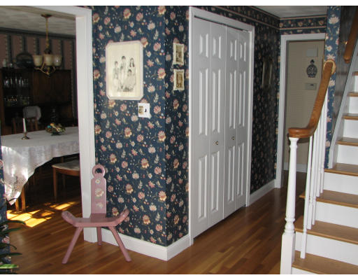 33 Keans Road Burlington, MA 01803 - Photo 8 of 16 Gallery Image 8