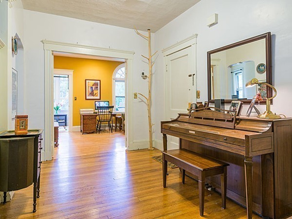 189 Rawson Road, Unit 1 Brookline, MA 02445 - Photo 5 of 20