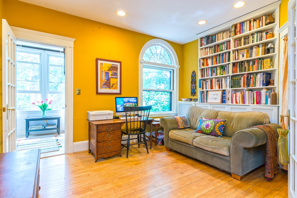 189 Rawson Road, Unit 1 Brookline, MA 02445 - Photo 6 of 20