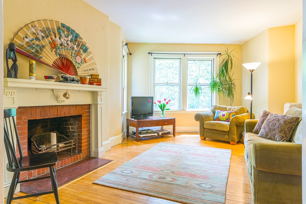 189 Rawson Road, Unit 1 Brookline, MA 02445 - Photo 8 of 20