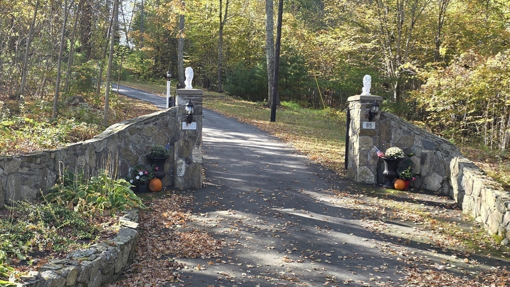 85 Burlingame Road, Unit 1 Charlton, MA 01507 - Photo 2 of 31 a view of a bird bath