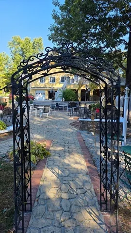 $1,499 | 85 Burlingame Road, Unit 1, Charlton, MA 01507