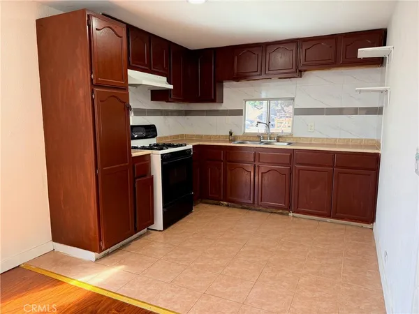 $160,000 | 6656 Rosecrans Avenue, Unit N10, Paramount, CA 90723