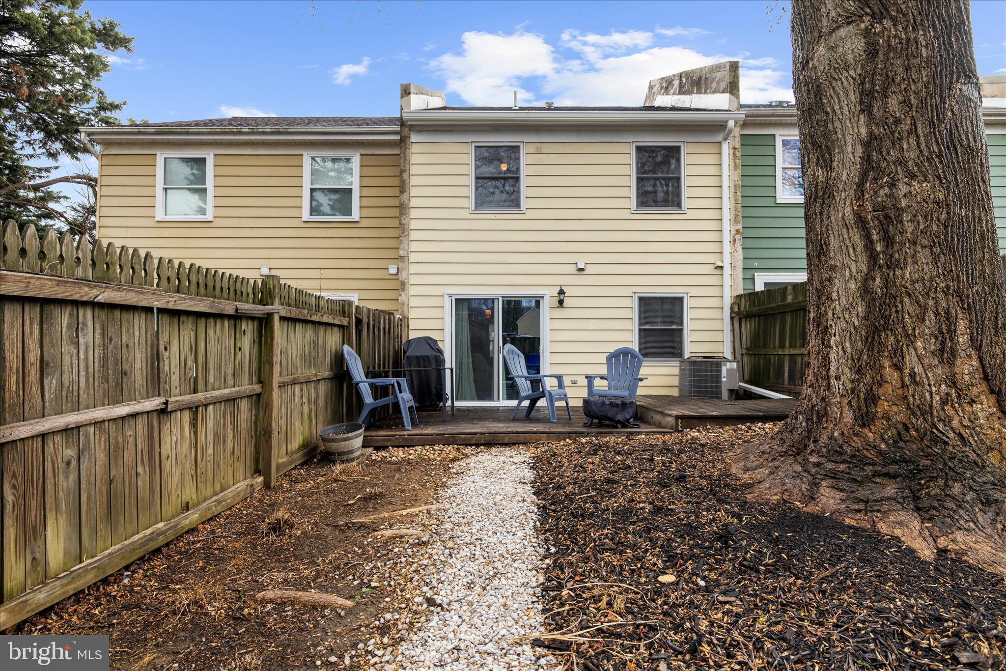 47 Vienna Court Frederick, MD 21702 - Photo 36 of 47 a view of a house with backyard and sitting area