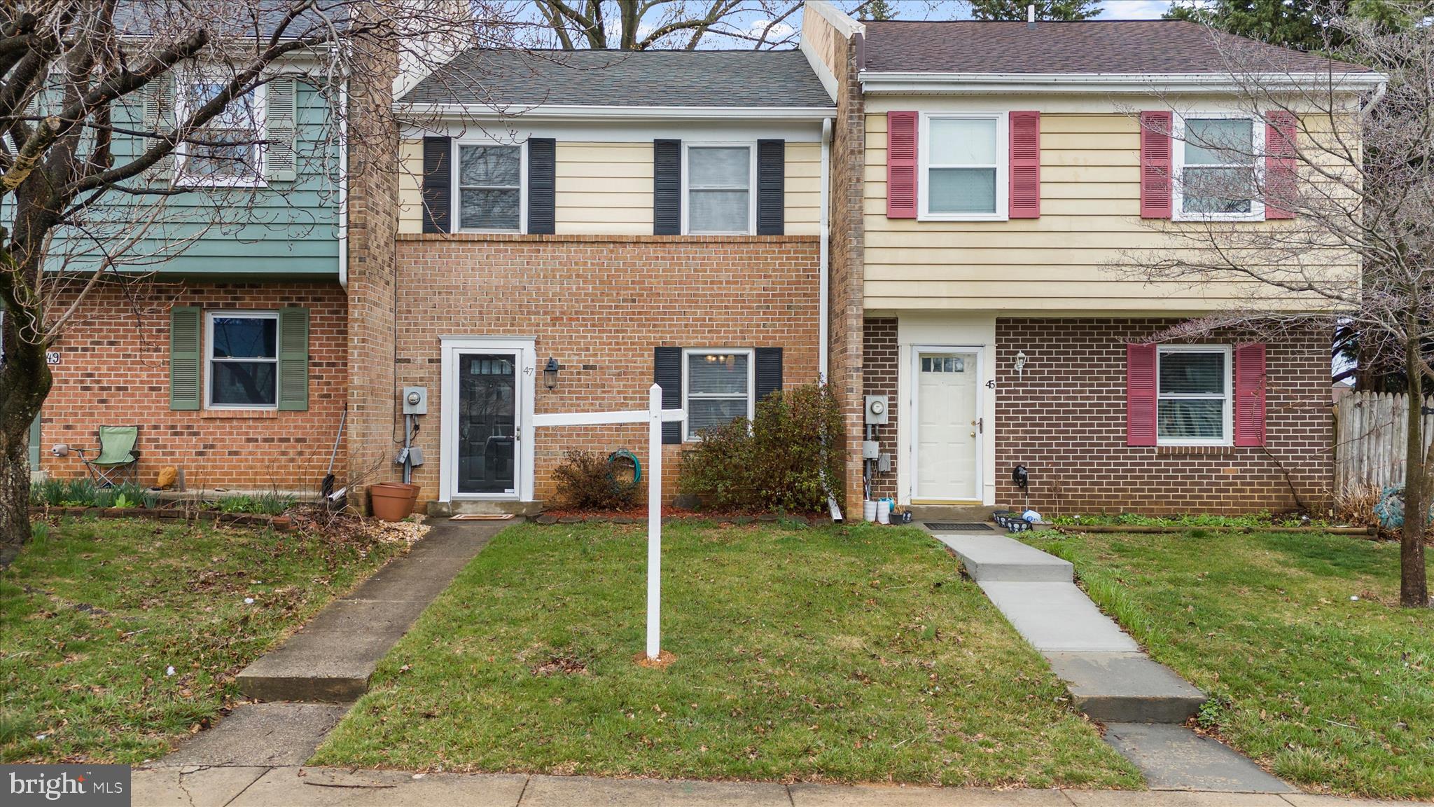 47 Vienna Court Frederick, MD 21702 - Photo 6 of 47 front view of a house with a yard