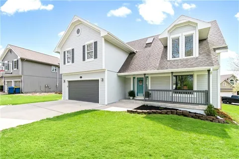 $390,000 | 1201 Aspen Drive, Smithville, MO 64089