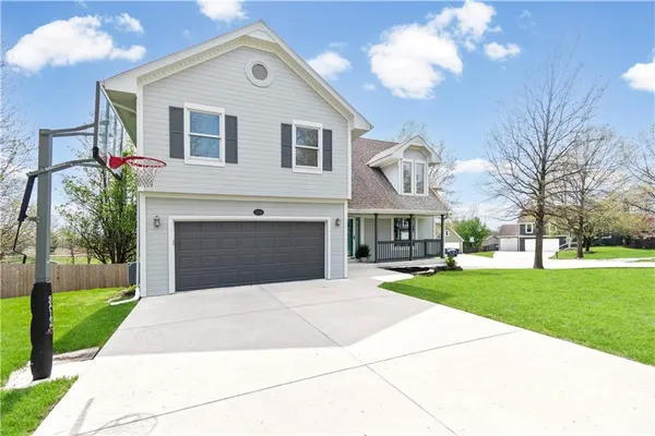 $390,000 | 1201 Aspen Drive, Smithville, MO 64089