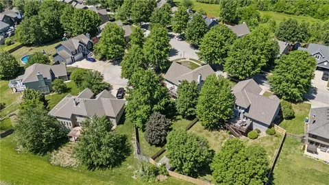 $390,000 | 1201 Aspen Drive, Smithville, MO 64089