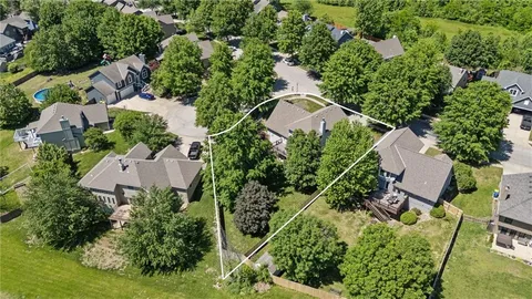 $390,000 | 1201 Aspen Drive, Smithville, MO 64089