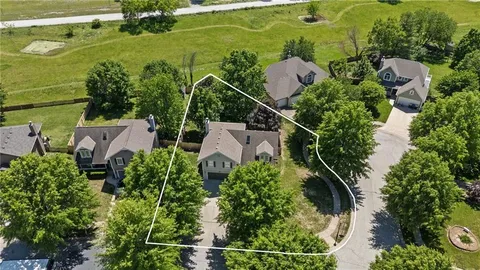 $390,000 | 1201 Aspen Drive, Smithville, MO 64089