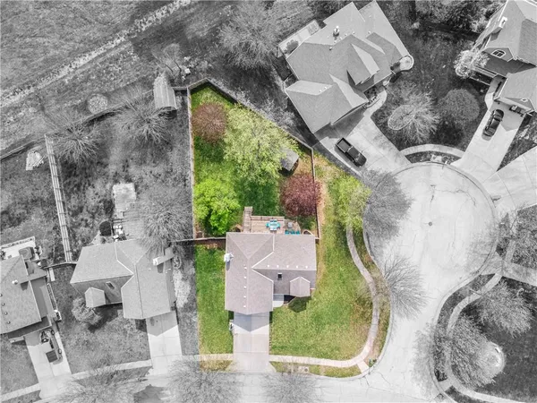 $390,000 | 1201 Aspen Drive, Smithville, MO 64089