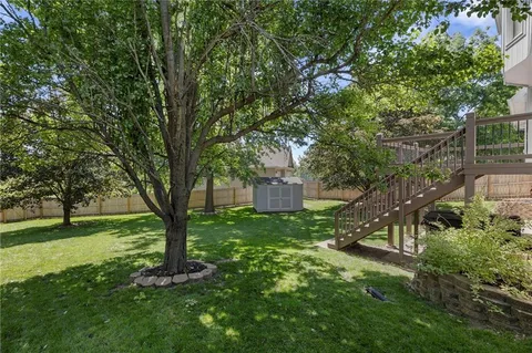 $390,000 | 1201 Aspen Drive, Smithville, MO 64089