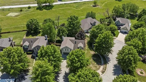 $390,000 | 1201 Aspen Drive, Smithville, MO 64089