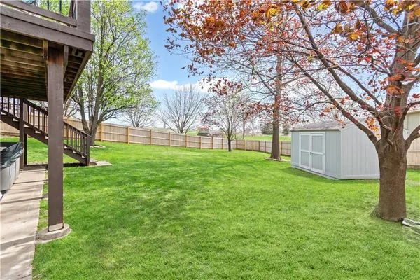 $390,000 | 1201 Aspen Drive, Smithville, MO 64089