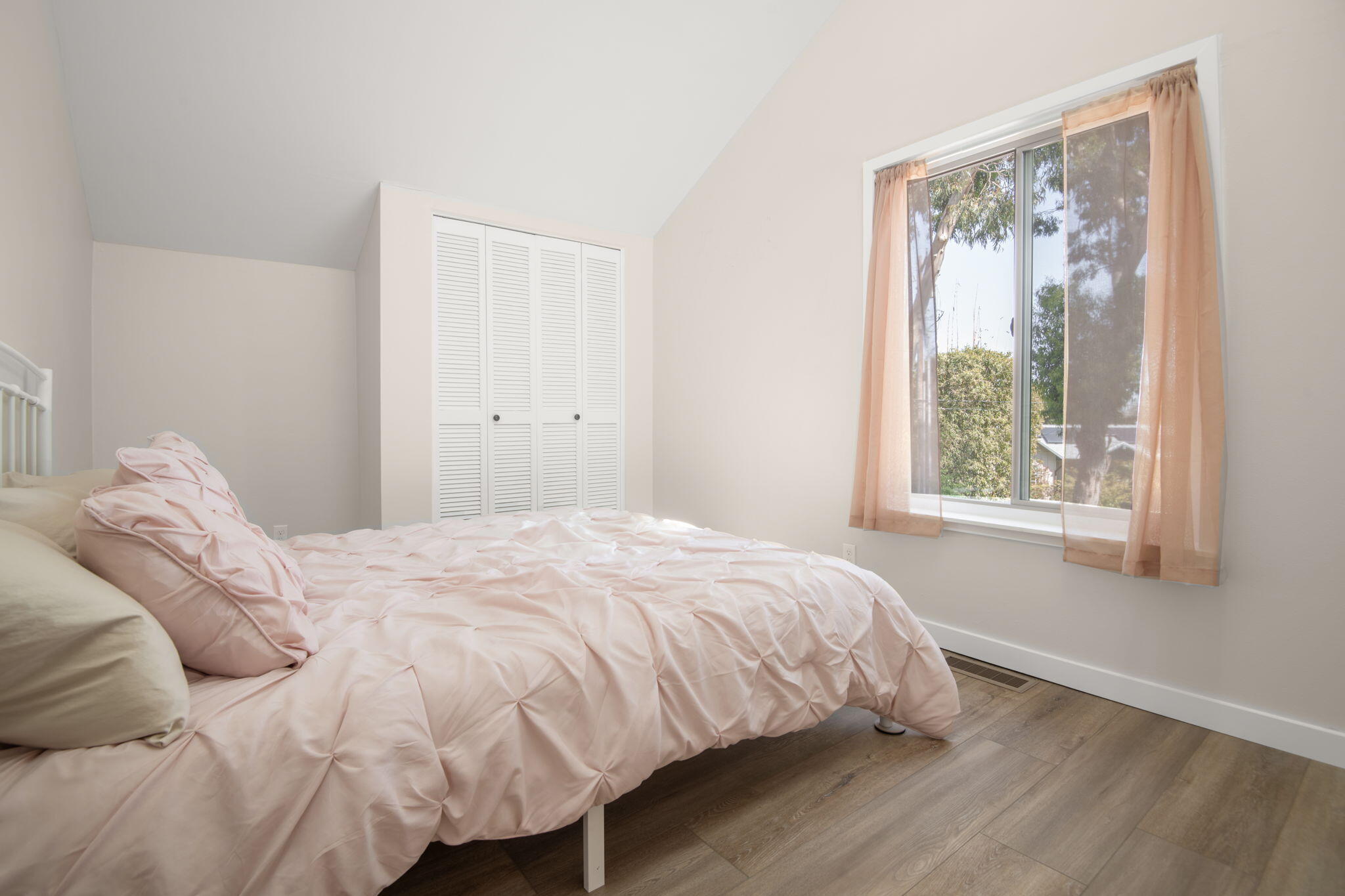 2401 Medcliff Road Santa Barbara, CA 93109 - Photo 18 of 25 Bedroom 2