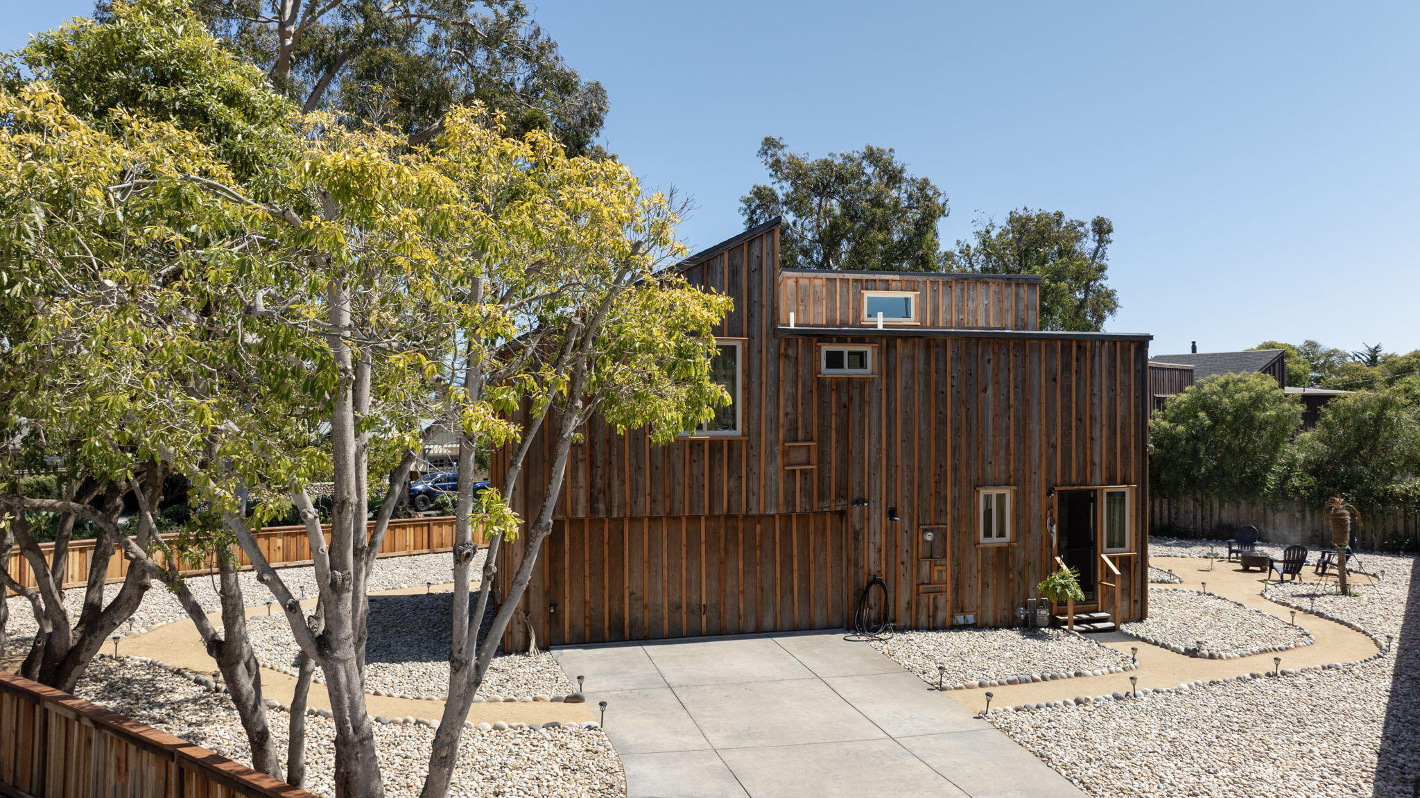 2401 Medcliff Road Santa Barbara, CA 93109 - Photo 4 of 25 Side