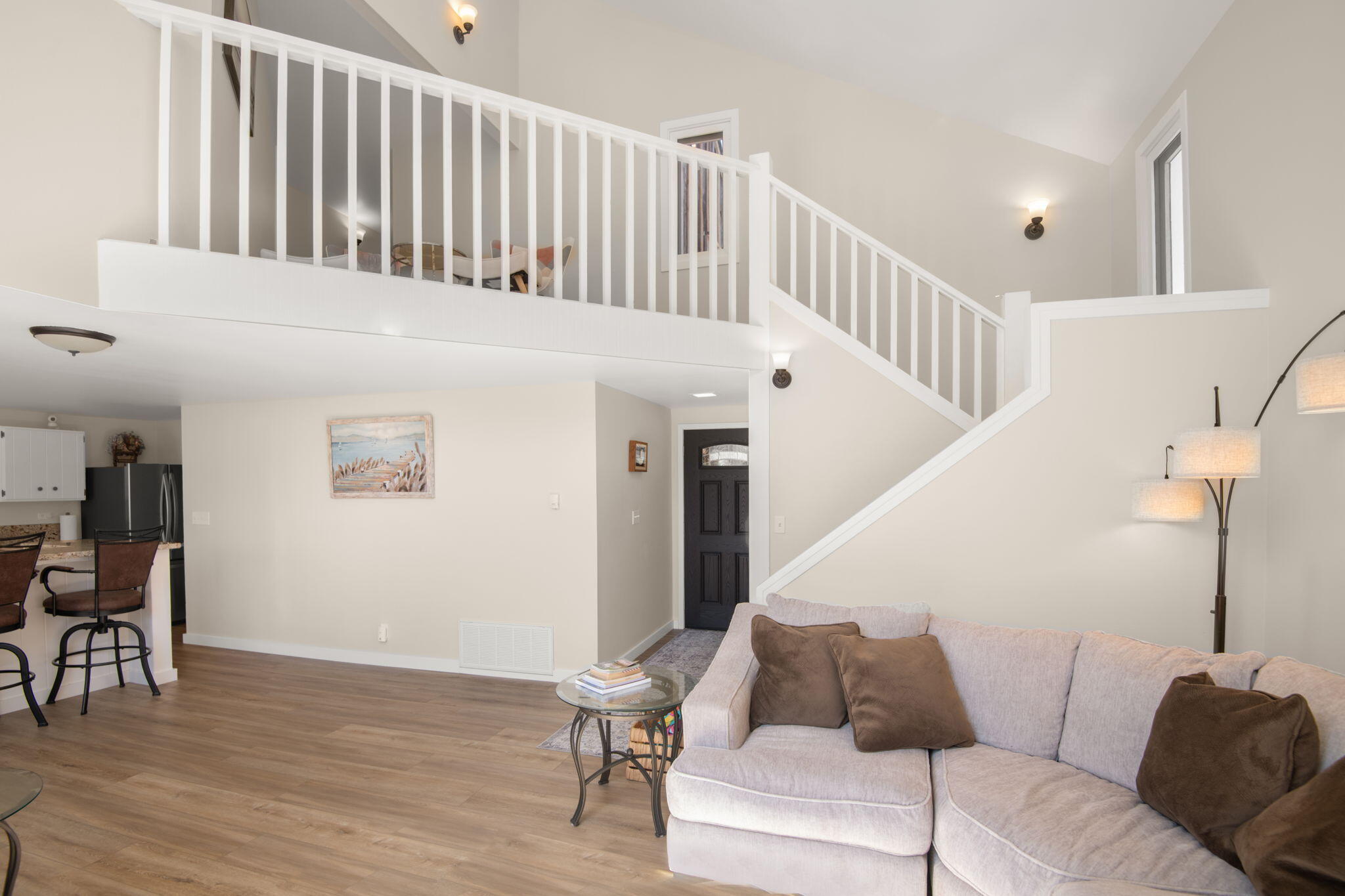 2401 Medcliff Road Santa Barbara, CA 93109 - Photo 9 of 25 Living Space