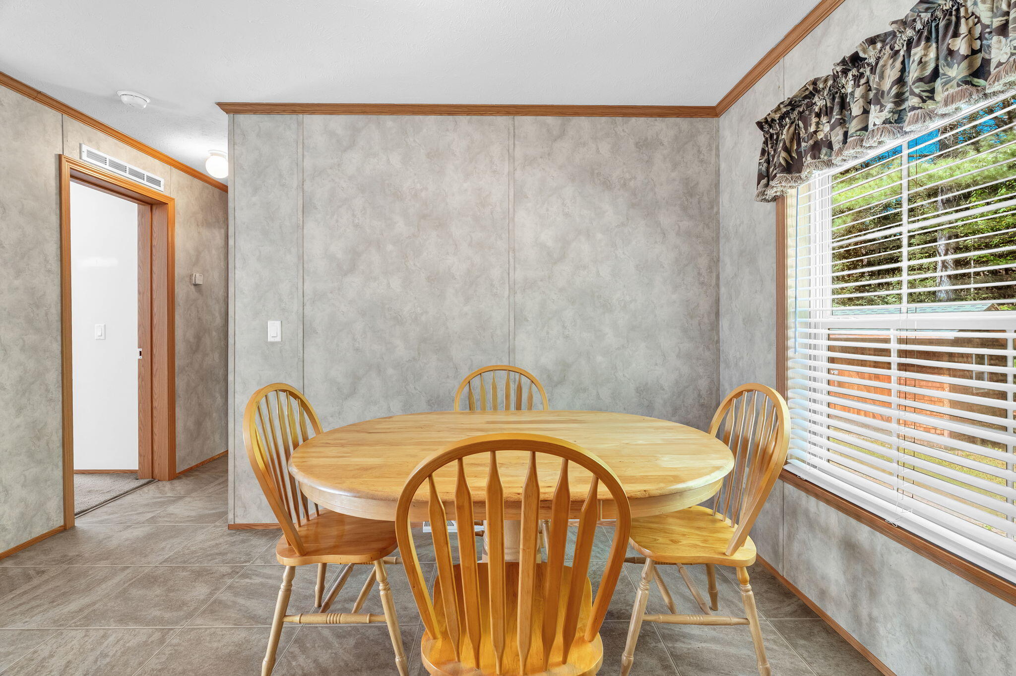 2392 Hudson Road Hudson, ME 04449 - Photo 10 of 77