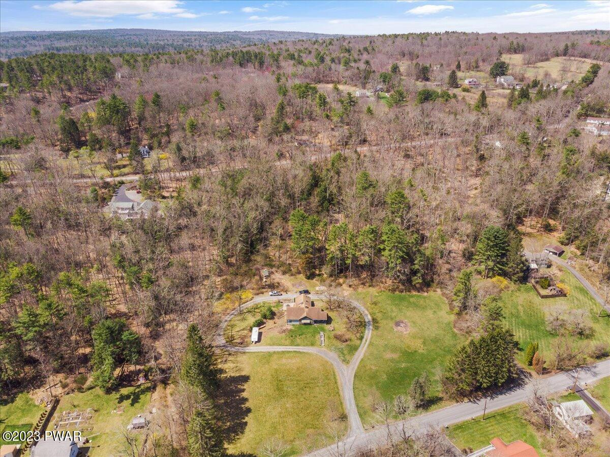 130 Moon Valley Road Milford, PA 18337 - Photo 7 of 44 10-130 Moon Valley Rd (10)