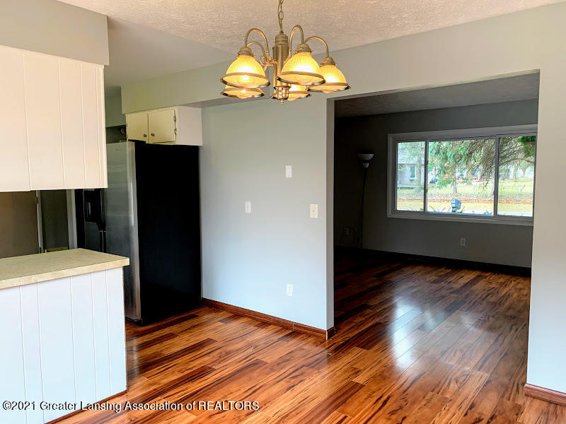 3108 Colchester Road Lansing, MI 48906 - Photo 9 of 27 IMG_3431