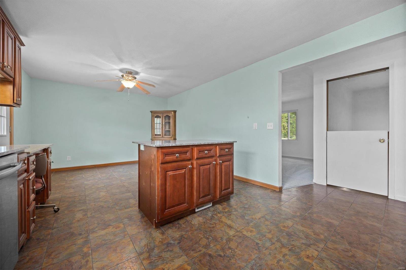 6201 Town Hall Road Belleville, IL 62223 - Photo 14 of 35 Gallery Image 14