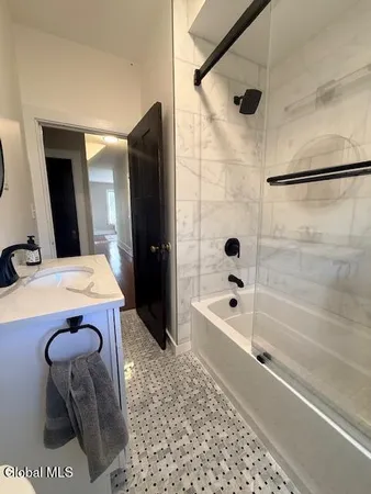 $3,200 | 226 North Greenbush Road, North Greenbush, NY 12180