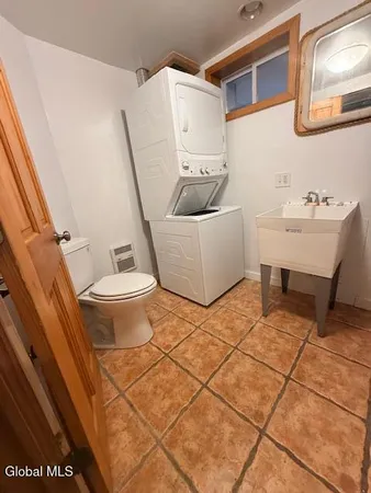 $3,200 | 226 North Greenbush Road, North Greenbush, NY 12180