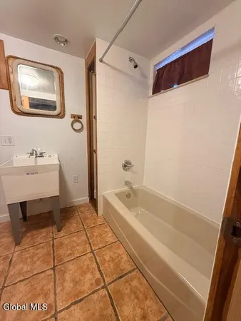 $3,200 | 226 North Greenbush Road, North Greenbush, NY 12180