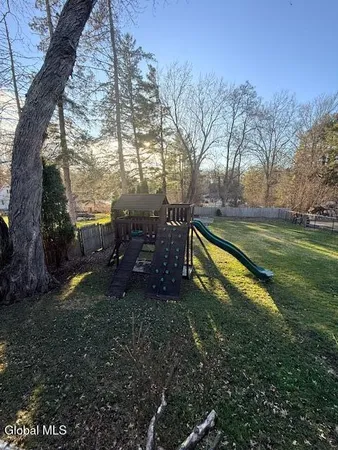 $3,200 | 226 North Greenbush Road, North Greenbush, NY 12180