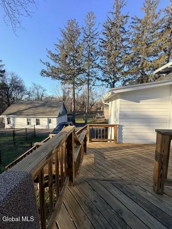 $3,200 | 226 North Greenbush Road, North Greenbush, NY 12180