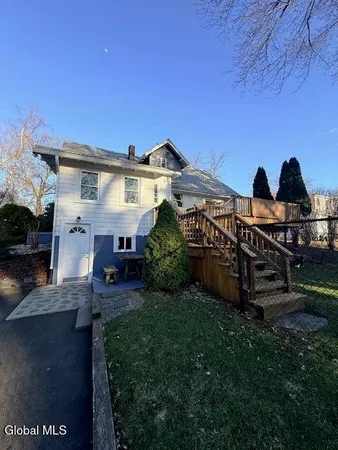 $3,200 | 226 North Greenbush Road, North Greenbush, NY 12180